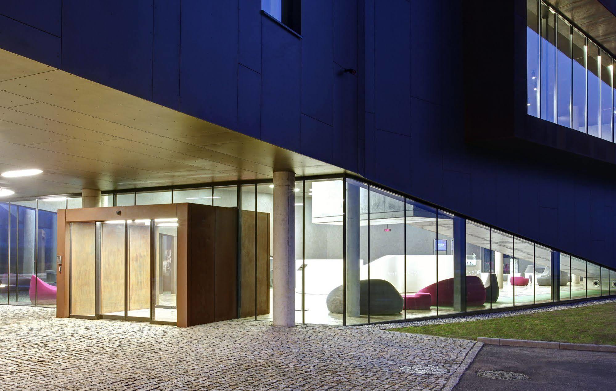 Miura Hotel Celadna Luaran gambar