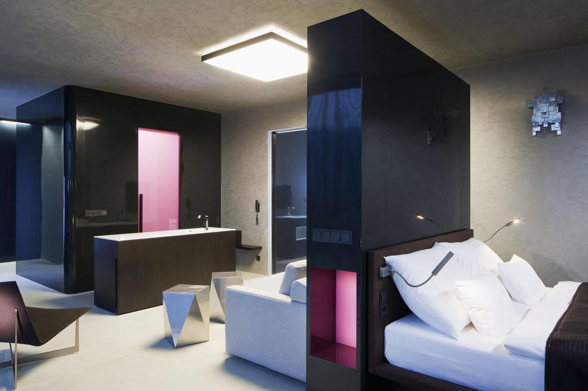Miura Hotel Celadna Luaran gambar