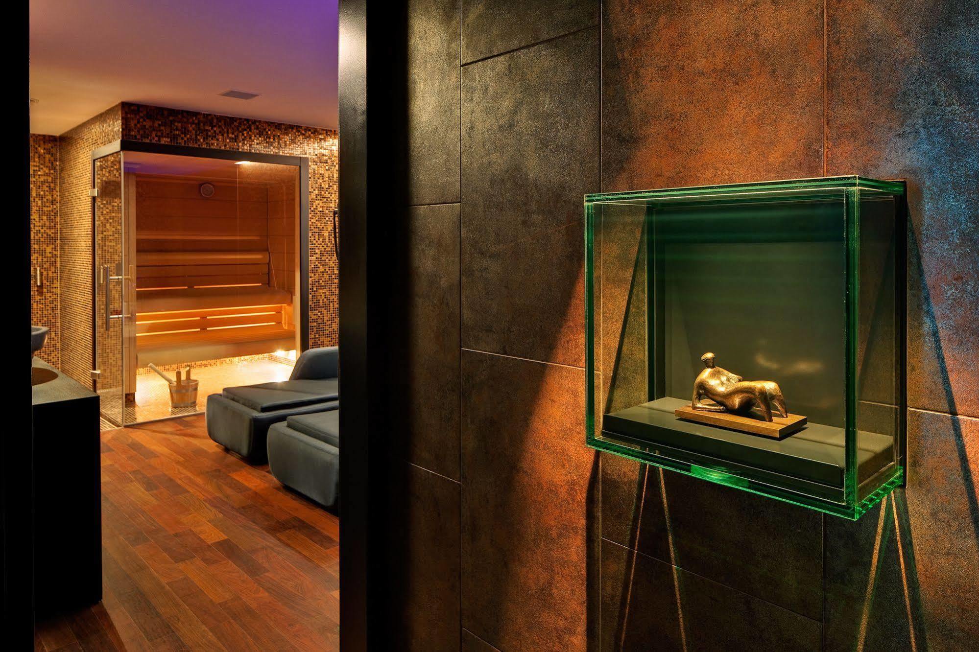 Miura Hotel Celadna Luaran gambar